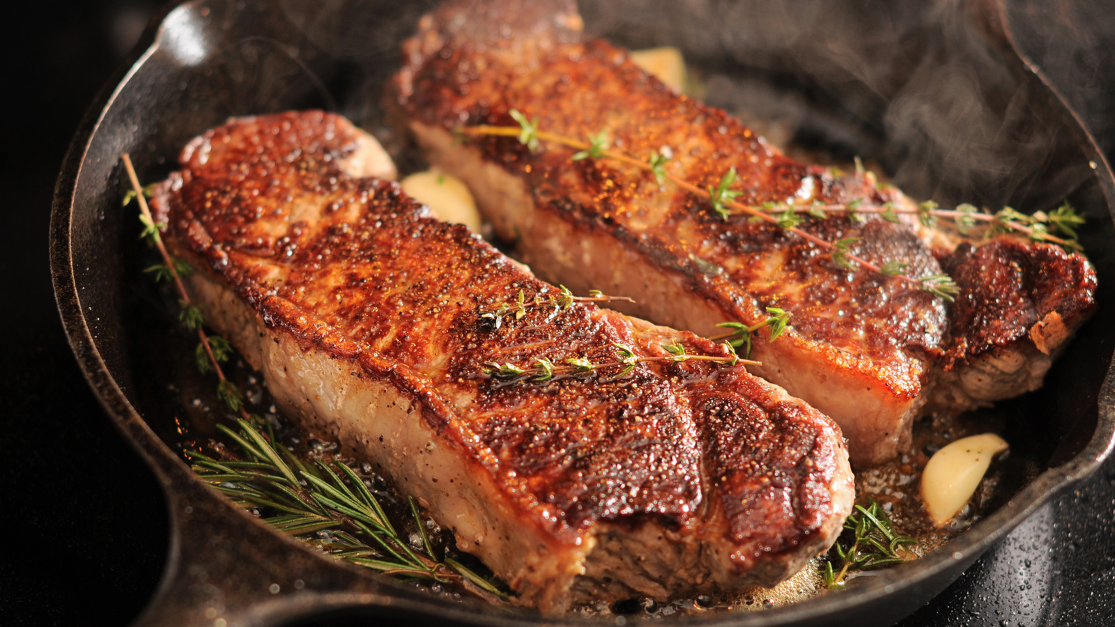 ドライアイスが肉や魚介類に完璧な焼き目を付けるのにどのように役立つか