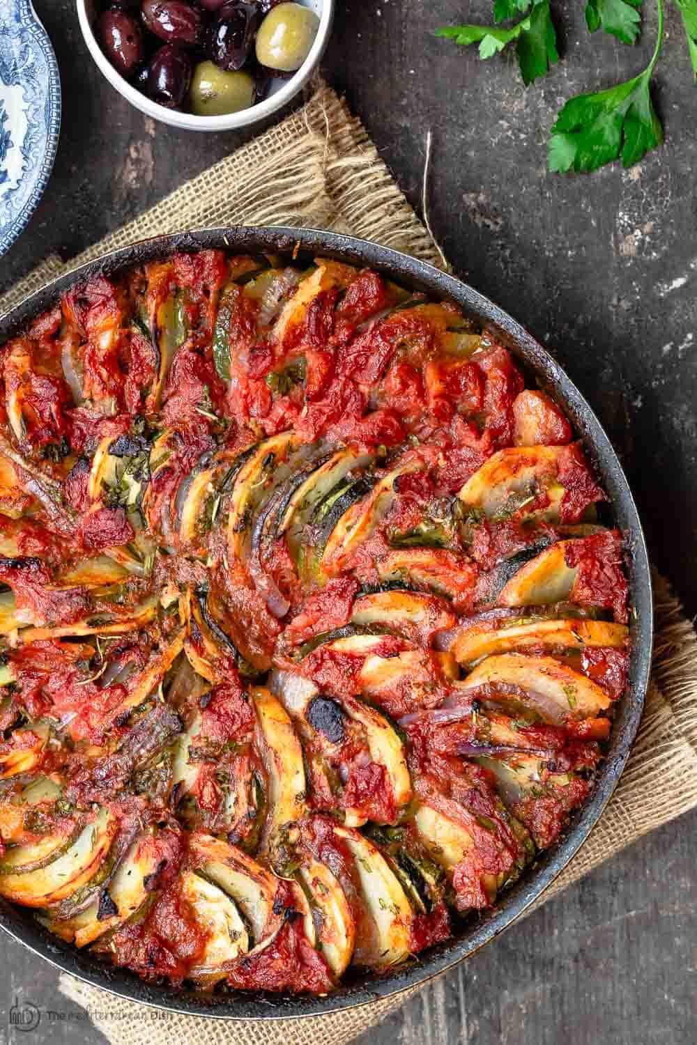 ブリアム：伝統的なギリシャの焼き野菜
